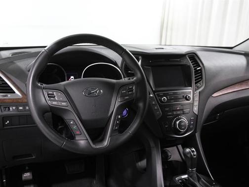 2017 Hyundai SANTA FE Limited