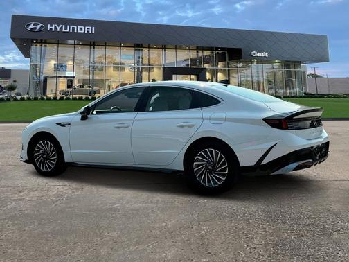 2025 Hyundai SONATA Hybrid SE