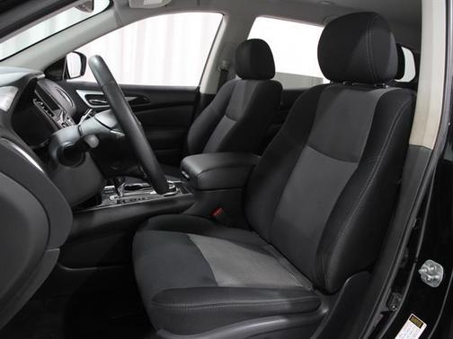 2018 Nissan Pathfinder SV