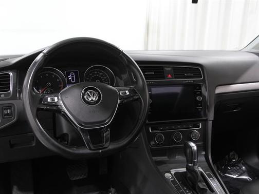 2018 Volkswagen Golf SportWagen TSI S