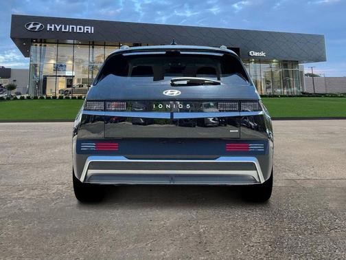 2025 Hyundai IONIQ 5 SEL