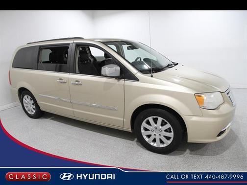 2011 Chrysler Town & Country Touring-L