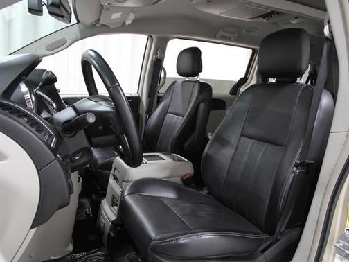 2011 Chrysler Town & Country Touring-L