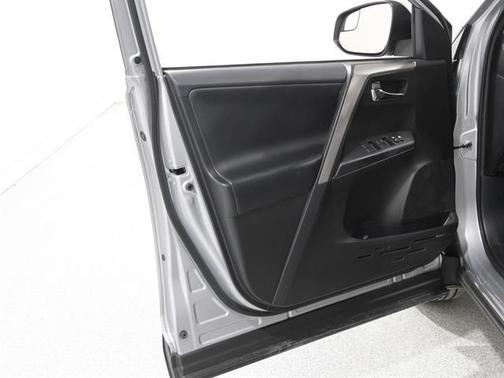 2018 Toyota RAV4 Hybrid XLE