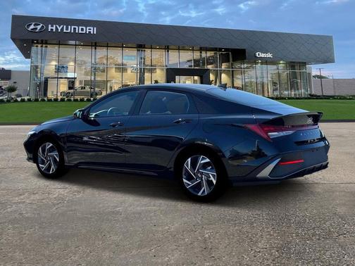 2025 Hyundai ELANTRA HEV SEL Sport