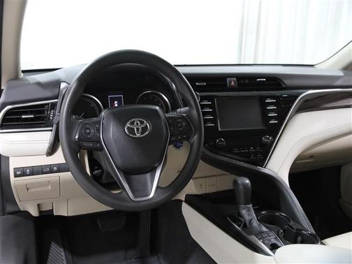 2018 Toyota Camry Hybrid LE
