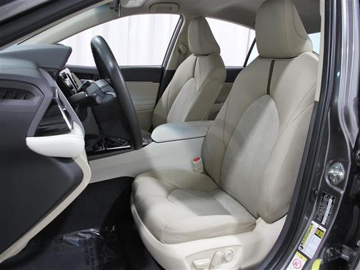 2018 Toyota Camry Hybrid LE