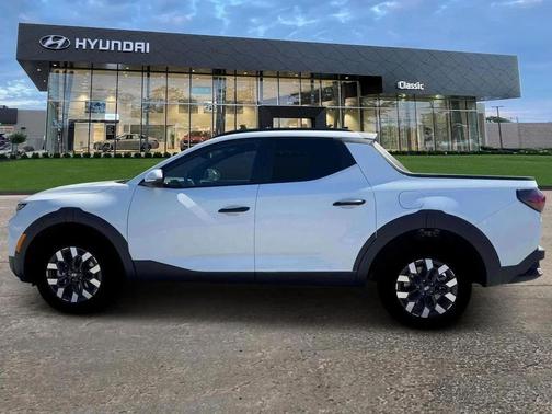 Atlas White 2026 Hyundai SANTA CRUZ SEL Activity