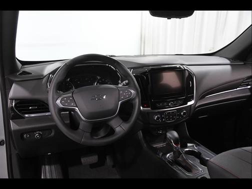 Sterling Gray Metallic 2023 Chevrolet Traverse RS