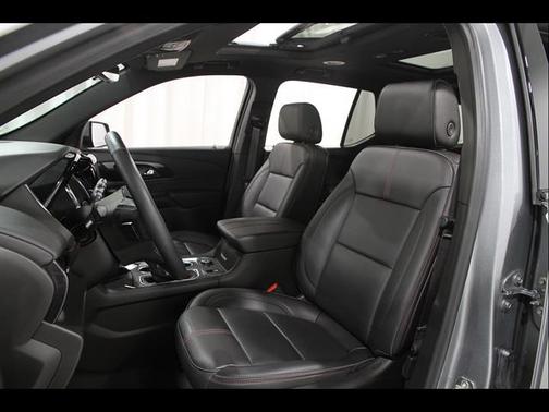 Sterling Gray Metallic 2023 Chevrolet Traverse RS