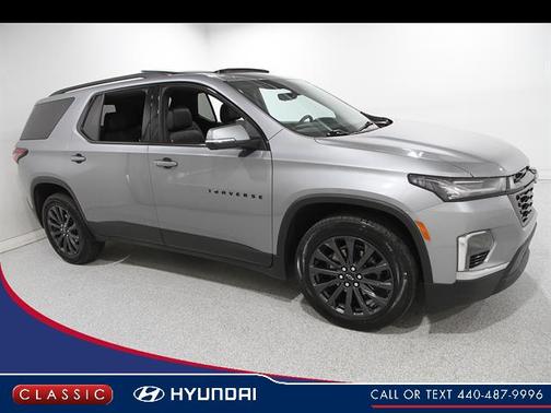 Sterling Gray Metallic 2023 Chevrolet Traverse RS