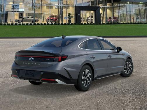 2026 Hyundai SONATA Hybrid Base