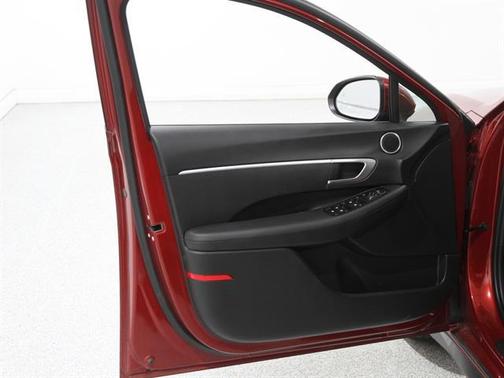 2025 Hyundai SONATA SE