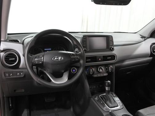 2020 Hyundai KONA SEL Plus