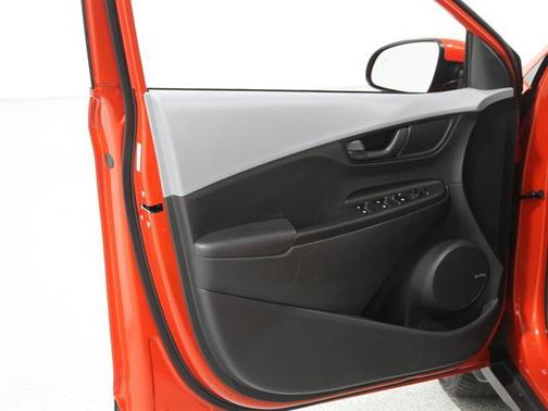 2020 Hyundai KONA SEL Plus