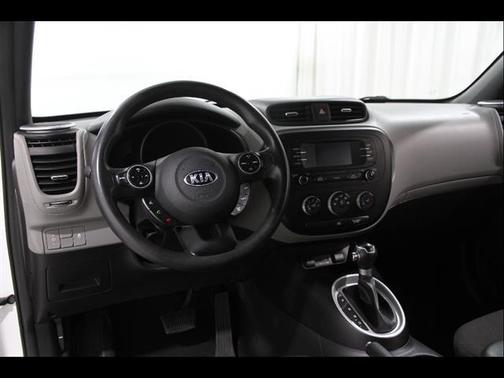 Clear White 2016 Kia Soul Base