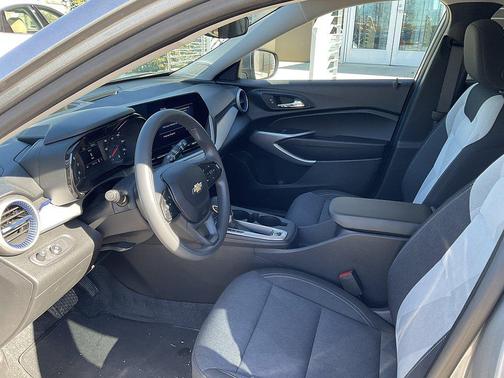 Sterling Gray Metallic 2024 Chevrolet Trax LS