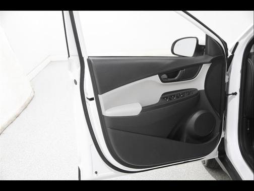 Lunar White 2023 Hyundai KONA SEL
