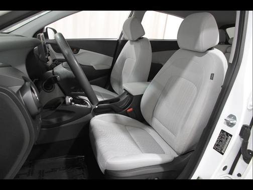 Lunar White 2023 Hyundai KONA SEL