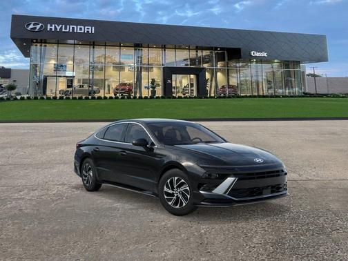 2026 Hyundai SONATA Hybrid Base