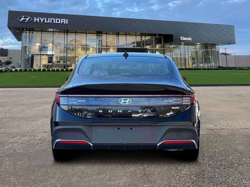 2026 Hyundai SONATA Hybrid Base