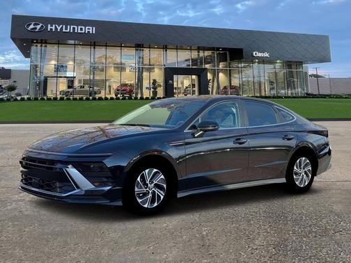 2026 Hyundai SONATA Hybrid Base