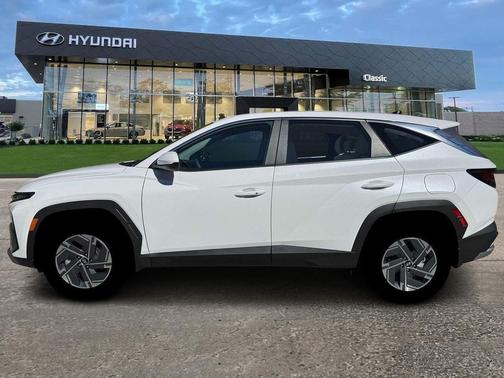 Creamy White Pearl 2026 Hyundai TUCSON Hybrid Blue SE