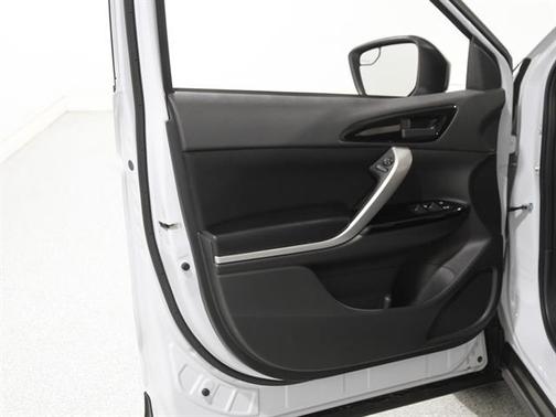 2022 Mitsubishi Eclipse Cross LE