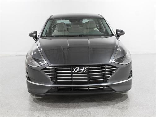 2022 Hyundai SONATA SE