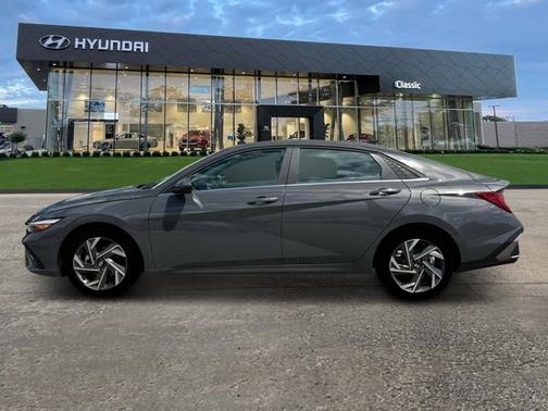 2025 Hyundai ELANTRA SEL