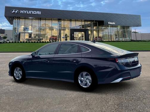 Abyss Black 2026 Hyundai SONATA SE