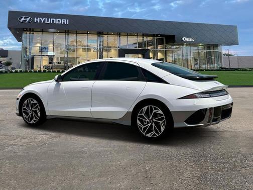 2025 Hyundai IONIQ 6 SEL