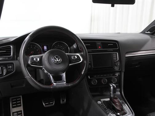 2017 Volkswagen Golf GTI 2.0T SE 4-Door