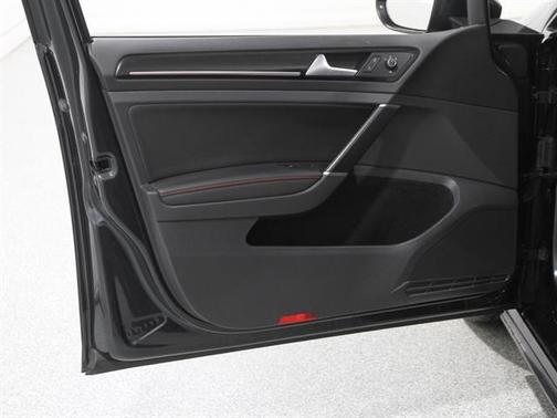 2017 Volkswagen Golf GTI 2.0T SE 4-Door