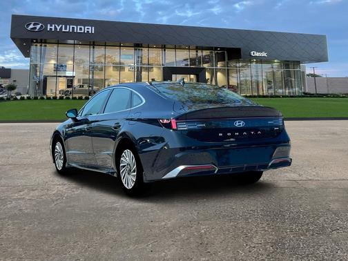 2025 Hyundai SONATA Hybrid SE