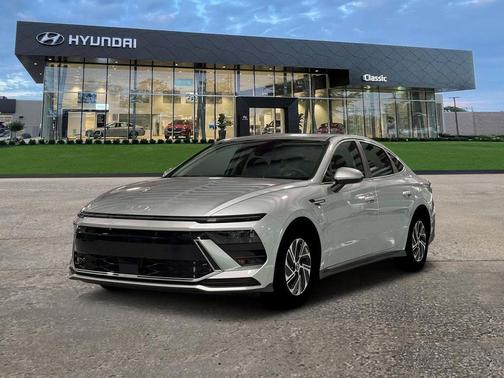 2026 Hyundai SONATA Hybrid Base