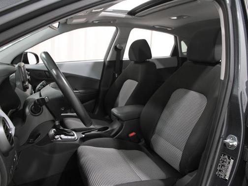 2020 Hyundai KONA SEL Plus