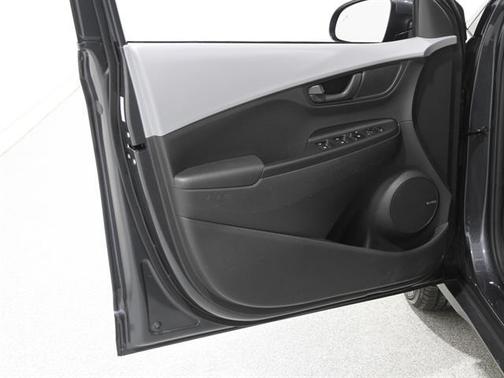 2020 Hyundai KONA SEL Plus