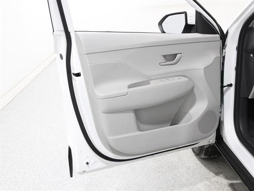 2024 Hyundai KONA SE