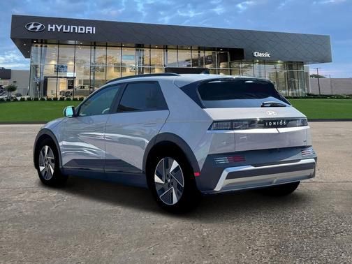 2025 Hyundai IONIQ 5 SEL