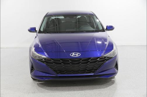 2022 Hyundai ELANTRA SE