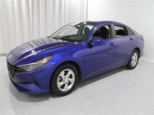 2022 Hyundai ELANTRA SE
