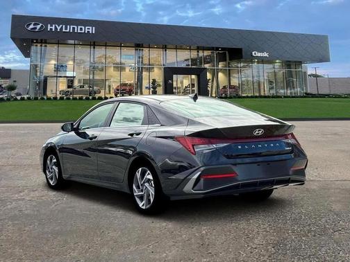 Abyss Black 2026 Hyundai ELANTRA Limited