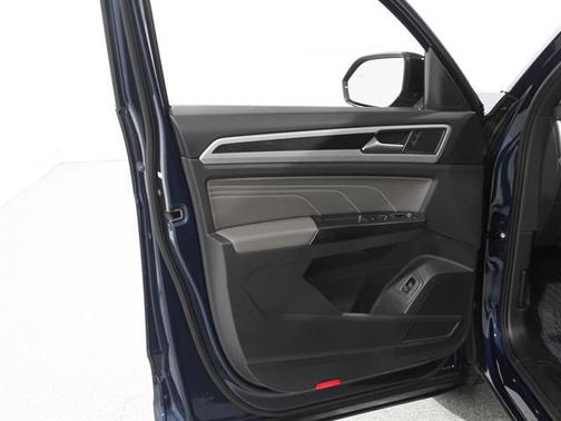 2023 Volkswagen Atlas Cross Sport 3.6L V6 SEL R-Line