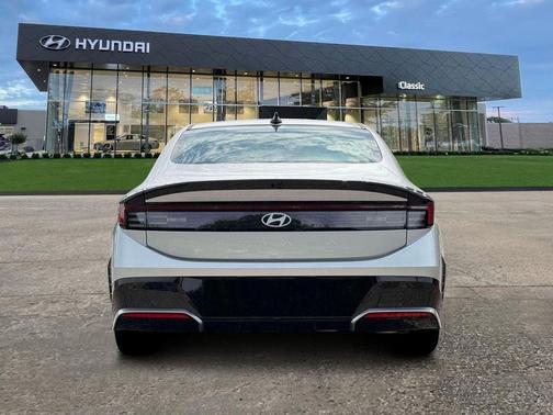Aero Silver 2026 Hyundai SONATA SEL