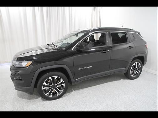 Diamond Black Crystal Pearlcoat 2023 Jeep Compass Limited