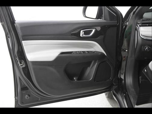 Diamond Black Crystal Pearlcoat 2023 Jeep Compass Limited