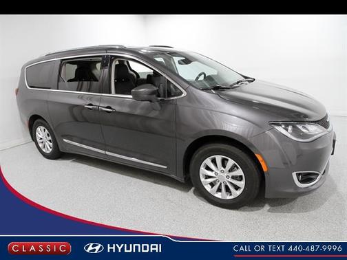 2019 Chrysler Pacifica Touring L