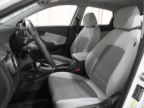 2022 Hyundai KONA SE