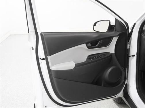 2022 Hyundai KONA SE